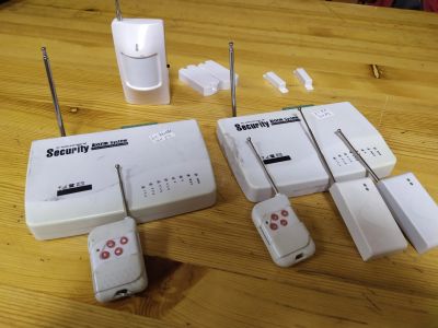 Лот: 15850864. Фото: 1. Две сигнализации GSM одним лотом. Сигнализации, датчики противопожарные, охранные