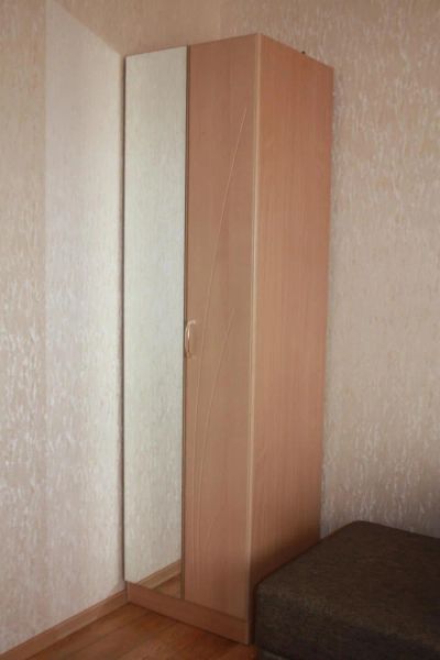 Лот: 4774310. Фото: 1. Небольшой, но вместительный шкаф... Шкафы, шкафы-купе