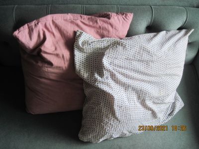 Лот: 18230906. Фото: 1. 2 подушки советского производства... Одеяла, подушки