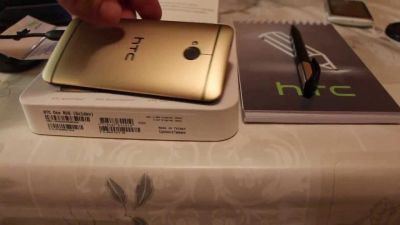 Лот: 6050475. Фото: 1. HTC One 32gb gold обмен. желательно... Смартфоны