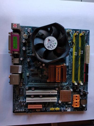 Лот: 16025508. Фото: 1. Материнская плата Gigabyte GA-945GCMX-S2... Материнские платы