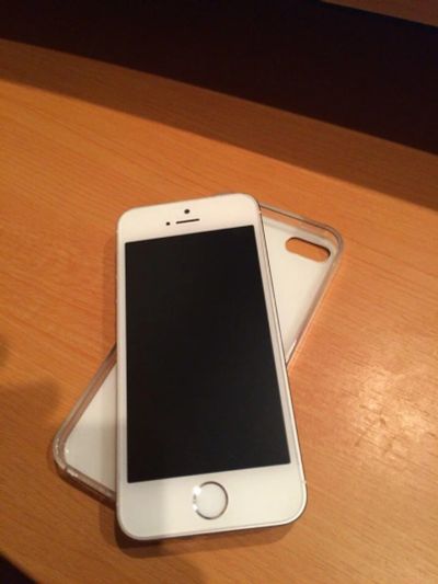 Лот: 4915094. Фото: 1. Iphone 5s 16gb. Смартфоны