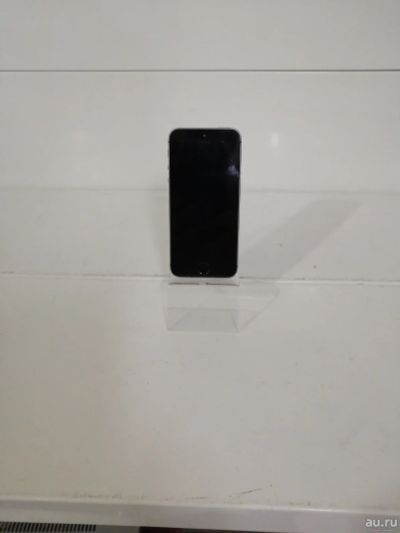 Лот: 13602824. Фото: 1. Iphone SE 32GB (0103-05). Смартфоны