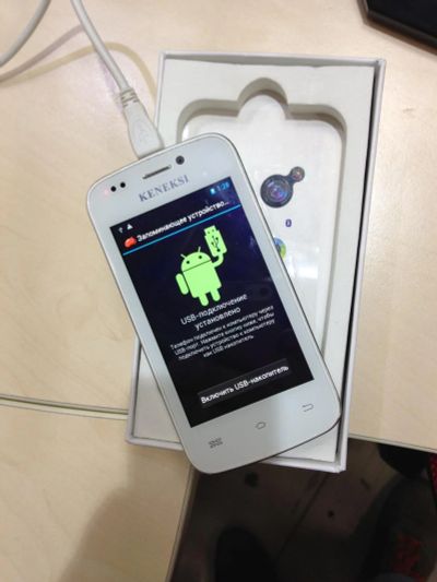 Лот: 7271822. Фото: 1. Смартфон Keneksi Apollo Белый... Смартфоны