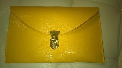 Лот: 3947613. Фото: 1. Клатч. Новый. цвет Желтый,. Сумки