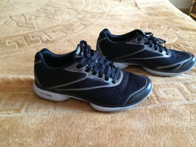 Лот: 4105178. Фото: 1. Кроссовки reebok. Кеды, кроссовки, слипоны