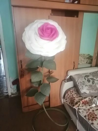Лот: 17497667. Фото: 1. Светильники розы из изолона. Торшеры, напольные светильники