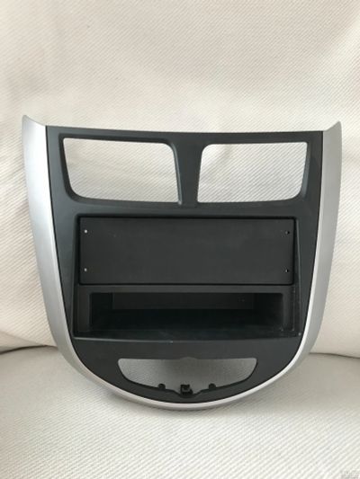 Лот: 13611936. Фото: 1. Рамка магнитолы Hyundai Solaris... Автомагнитолы