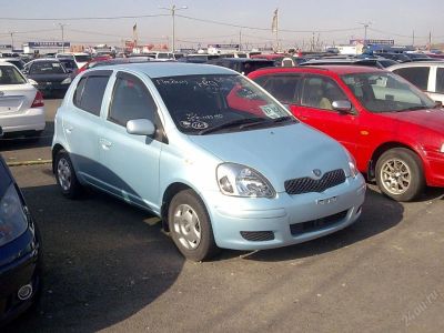 Лот: 69775. Фото: 1. продам Toyota Vitz 2003. Автомобили