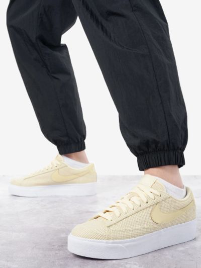 Лот: 24289119. Фото: 1. Кеды женские Nike Blazer Low Platform... Кеды, кроссовки, слипоны