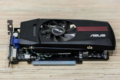 Лот: 10890693. Фото: 1. GTX 550 Ti. Видеокарты