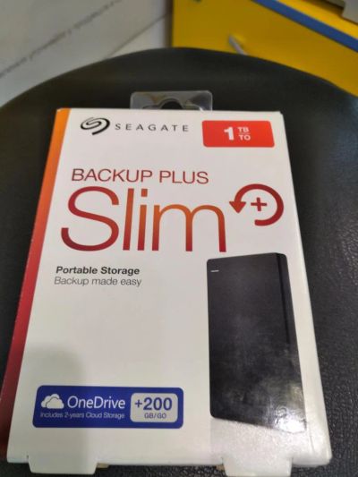 Лот: 9295555. Фото: 1. Seagata 1TB внешний диск. Внешние жесткие диски