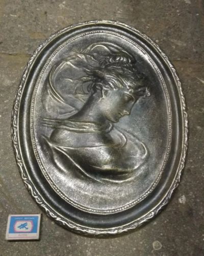 Лот: 11297000. Фото: 1. Панно гипсовое, декор под металл. Картины, гравюры