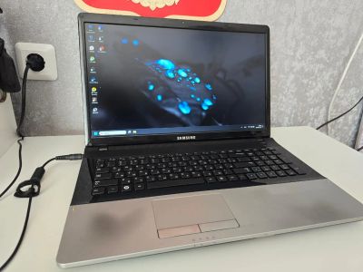 Лот: 25523984. Фото: 1. Samsung NP305E7A-S01RU\AMD A8-3520M... Ноутбуки