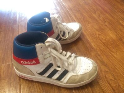 Лот: 9457090. Фото: 1. Кроссовки Adidas высокие, оригинал... Кеды, кроссовки