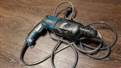 Лот: 10588379. Фото: 1. Перфоратор Makita 2450 перестал... Электроинструмент