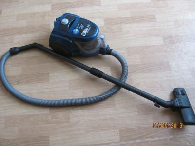 Лот: 13701224. Фото: 1. Пылесос Samsung с контейнером... Пылесосы, паровые швабры