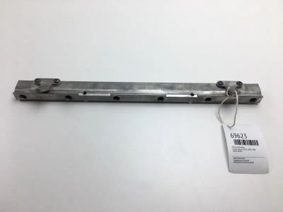 Лот: 20628487. Фото: 1. Рейка топливная Toyota Mark Ii... Топливная система