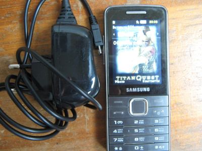 Лот: 3075281. Фото: 1. Кнопочный телефон Samsung GT-S5610. Кнопочные мобильные телефоны