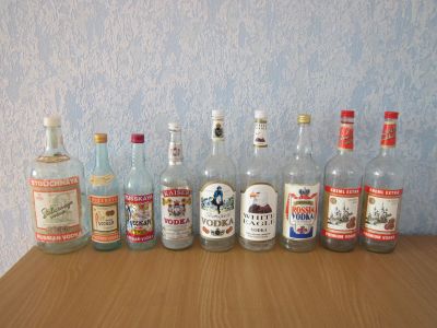 Лот: 14072102. Фото: 1. Бутылки из под водки (СССР, 90-е... Другое (коллекционирование, моделизм)