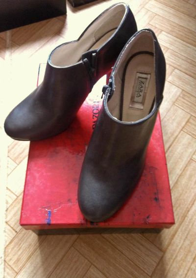 Лот: 4449715. Фото: 1. Ботильоны серые Zara р.37 на узкую... Ботильоны, полусапожки
