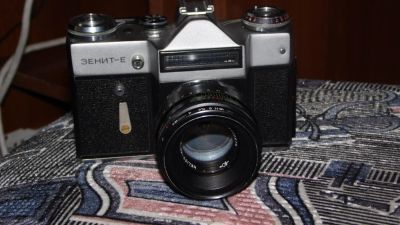 Лот: 3270613. Фото: 1. Зеркальный фотоаппарат ЗЕНИТ Е. Плёночные зеркальные