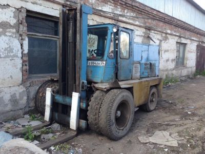 Лот: 10045007. Фото: 1. Рабочий Львовский погрузчик Дизель... Грузовики, автобусы, спецтехника