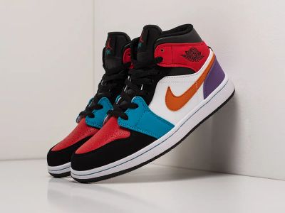 Лот: 17997239. Фото: 1. Кроссовки Nike Air Jordan 1 Mid. Кеды, кроссовки, слипоны