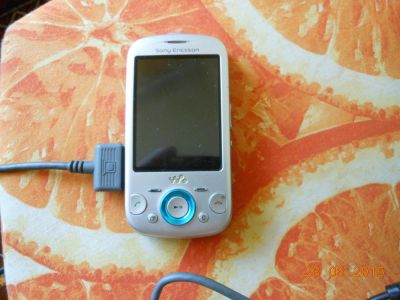 Лот: 5715175. Фото: 1. Sony Ericsson w20i. Кнопочные мобильные телефоны