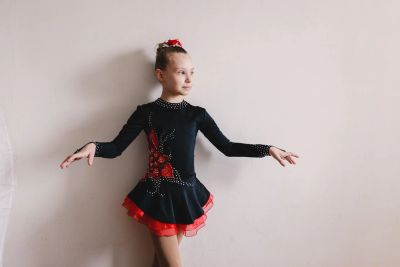 Лот: 7225898. Фото: 1. платье для фигурного катания. Спортивная одежда