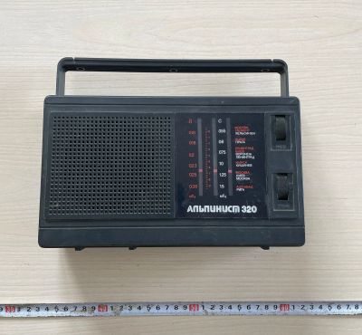 Лот: 21983762. Фото: 1. Радиоприемник «Альпинист-320... Тюнеры, радиоприёмники