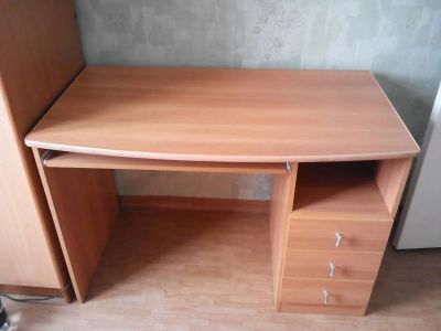 Лот: 9615210. Фото: 1. Стол компьютерный. Компьютерные и письменные столы