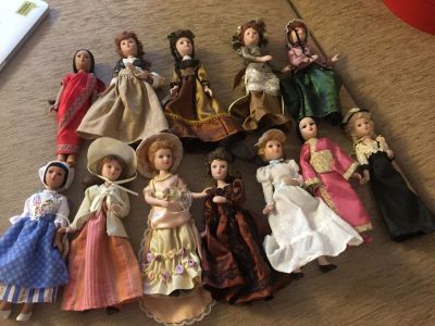 Лот: 15222513. Фото: 1. куклы из коллекции дамы эпохи. Куклы