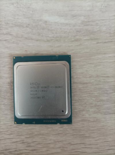 Лот: 20525490. Фото: 1. Процессор Intel Xeon E5-2620V2... Процессоры