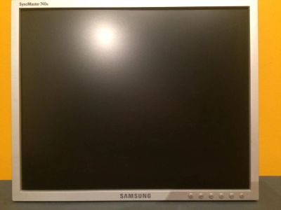 Лот: 9053041. Фото: 1. Срочно!монитор samsung syncmaster... ЖК-мониторы