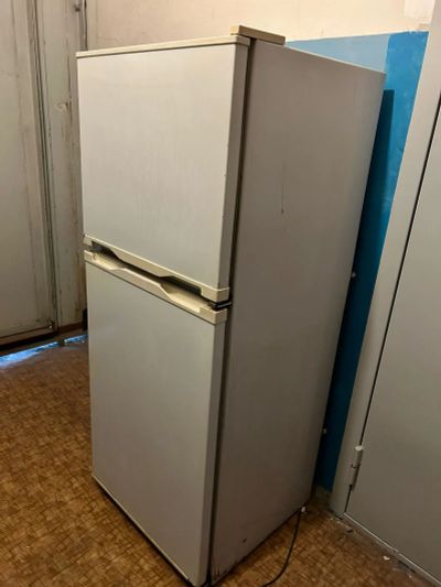 Лот: 20531221. Фото: 1. Холодильник. Холодильники, морозильные камеры