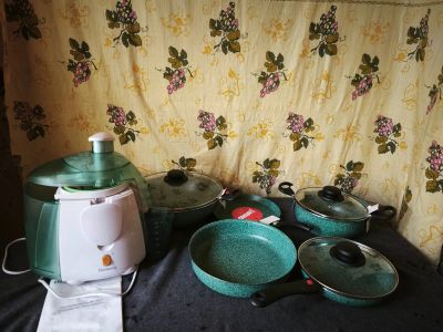 Лот: 25798463. Фото: 1. Соковыжималка+ набор посуды. Сервизы, наборы посуды