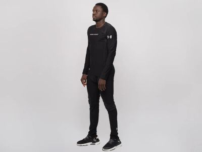 Лот: 25580338. Фото: 1. Тренировочный костюм Under Armour. Другое (мужская одежда)
