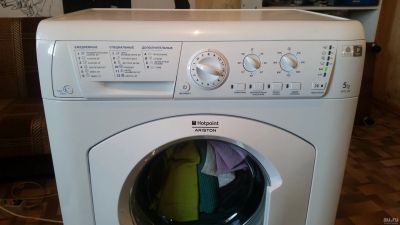 Лот: 13628877. Фото: 1. HotPoint-Ariston 5кг, 1000 оборотов... Стиральные машины