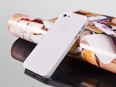 Лот: 5434444. Фото: 1. Белый пластиковый чехол для iPhone... Чехлы, бамперы