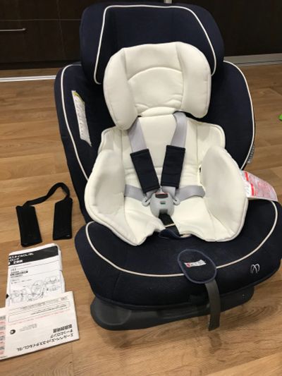 Лот: 20535744. Фото: 1. Автокресло Ailebebe Carmate Zutto. Детские автокресла