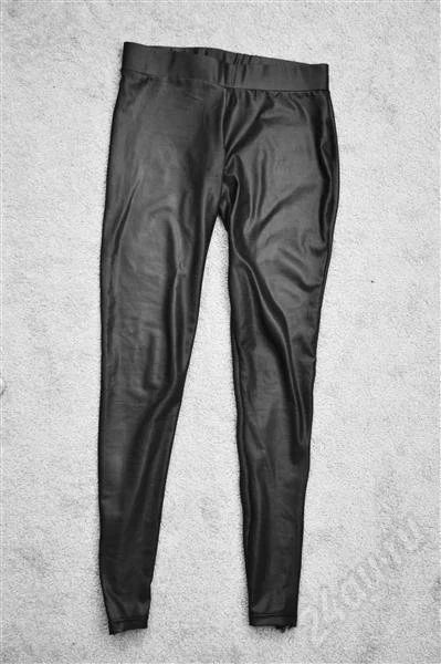 Лот: 536916. Фото: 1. Черные легинсы Bershka размер... Брюки, шорты