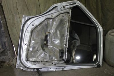 Лот: 4847067. Фото: 1. nissan bluebird заднее левое стекло. Другое (авто, мото, водный транспорт)