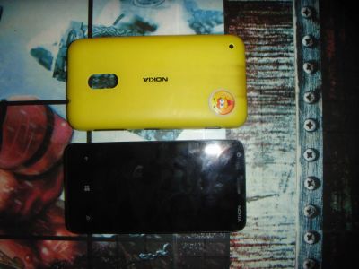 Лот: 6880390. Фото: 1. Nokia lumia 620 + новая батарея... Смартфоны