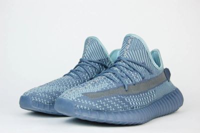 Лот: 16848296. Фото: 1. Кроссовки Adidas Yeezy 350 boost... Кеды, кроссовки, слипоны