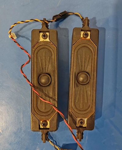 Лот: 25059602. Фото: 1. Динамики Toshiba 32LV833RB 04a4... Запчасти для телевизоров, видеотехники, аудиотехники