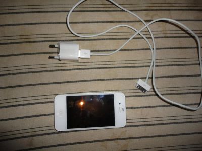 Лот: 3068694. Фото: 1. iphone 4 wite 8gb. Смартфоны