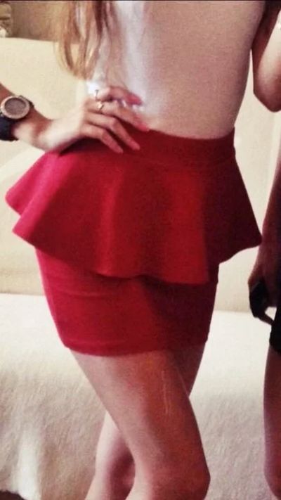 Лот: 11161335. Фото: 1. Красная мини-юбка с баской Zara. Юбки