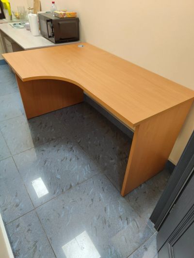 Лот: 22937148. Фото: 1. Стол компьютерный. Компьютерные и письменные столы