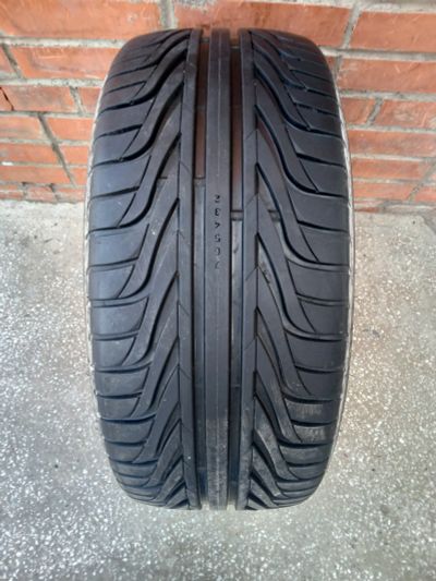 Лот: 19102658. Фото: 1. Nokian 235/45R17 Z. Шины